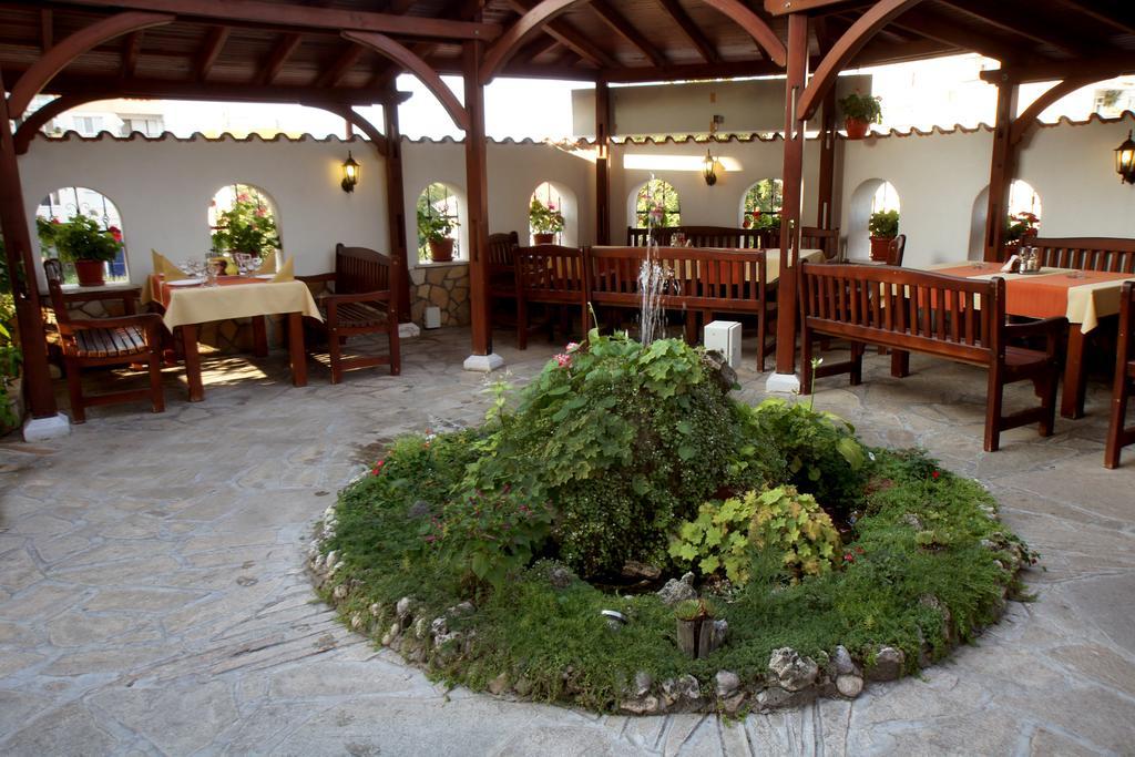Family Hotel St. Constantine And Helena Ivajlovgrad Exterior foto